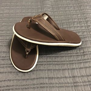 NWOT Gap boys sandals